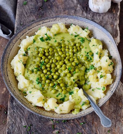 Mashed Potatoes With Peas And A Creamy Sauce 😍 Hey Guys I Can T Believe The Week Is Almost