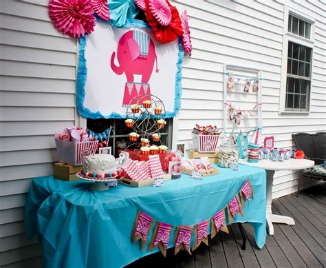 Nadia's Circus Party: Decor. - Pretty Real