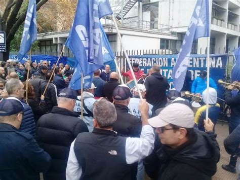 Contin A El Plan De Lucha Contra Las Agresiones De Los Laboratorios