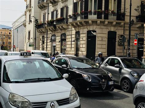 Via Roma Chiusa Al Traffico FOTO Code E Disagi Per Gli Automobilisti