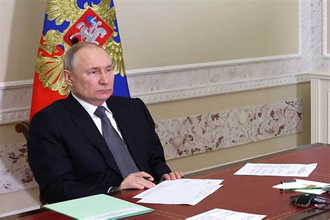 Stunning Video Shows Alleged Assassination Attempt On Vladimir Putin