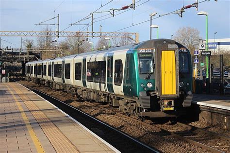 South West Trains Uk Rail Train Companies Third Rail Carriage Doors