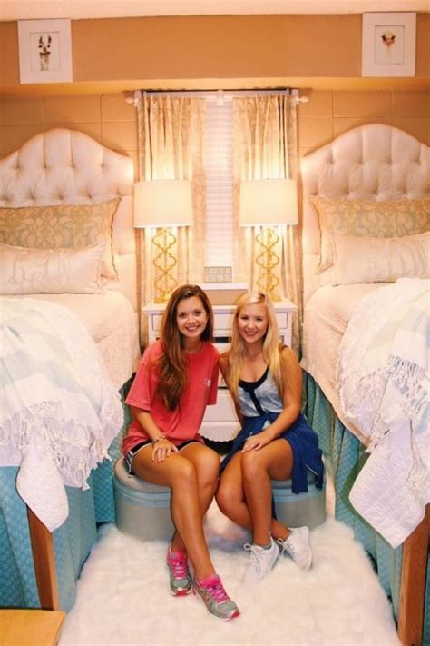 Ole Miss Dorm Room Goes Viral With Amazing Design Makeover Ole Miss Dorm Rooms Cute Dorm