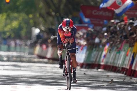 Egan Bernal Poderoso Ataque En La Etapa 18 De La Vuelta A España