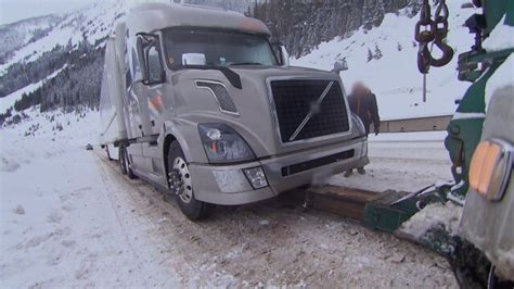 Watch Highway Thru Hell Redline Warriors S10 E9 TV Shows DIRECTV