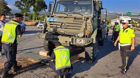 Hatay da askeri aracın tıra çarpması sonucu 10 asker yaralandı Ekonomim