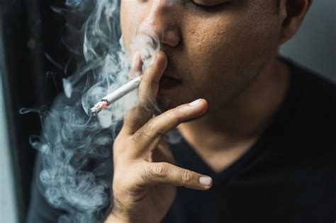 fotos pessoa fumando  fotos de arquivo gratis de alta qualidade