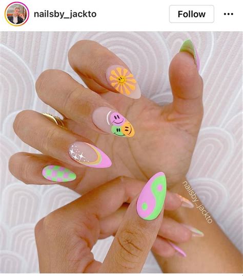 Pin van yasmin araújo op unhas Nagels Gelnagels Gekleurde acrylnagels