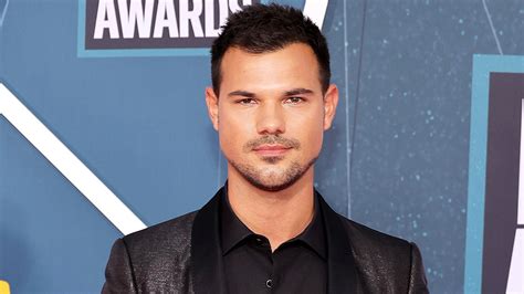 Taylor Lautner Biography, Height, Weight, Age, Movies, Wife, Family ...