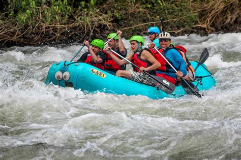 Tour De Rafting Clase Iii R O Balsa Costa Rica Access Travel