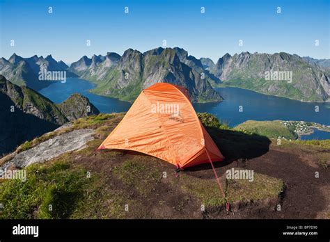 Scenic view from wild mountain campsite on Reinebringen peak, Reine ...