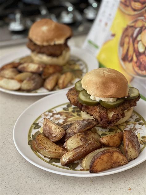 Crispy Cajun Chicken Sandwiches With Crispy Potatoes Secret Sauce R