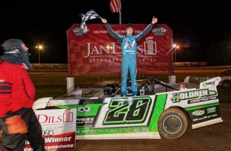 Dirt On Dirt Carpenter Wins Topless 50 Opener At Ohio Valley