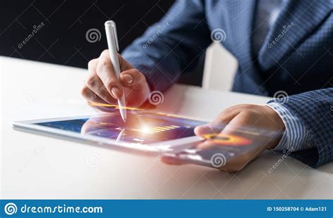 Diagrama Del Comercio Del An Lisis Del Hombre De Negocios En La Tableta