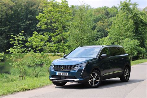 Test Peugeot 5008 Hybrid 136 e DCS6 Allure Pack 2024 ČSAKA