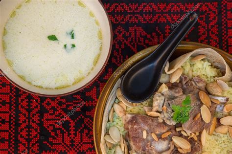 Jordanian Traditional Dish - Mansaf — Stock Photo © waleedoz #109216858