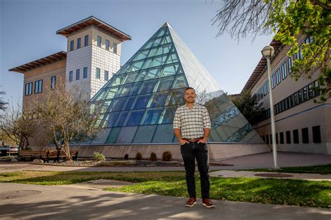 Award Winning Tamiu Alum And Scientist Focuses Efforts On Community