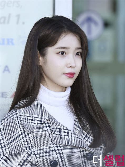 아이유 팬덤 유애나와 폭우 피해 이재민 위해 1억 기부 네이트 연예