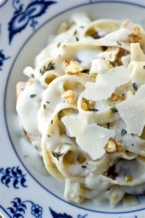 Parmesan Roasted Garlic Cream Sauce With Fettuccine Artofit