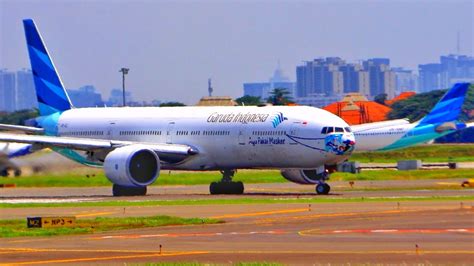 CLOSE UP Moment Persiapan Take Off Pesawat Jumbo Garuda Indonesia