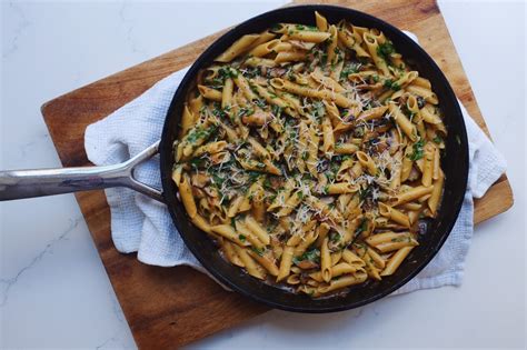 One Pan Mushroom and White Wine Pasta