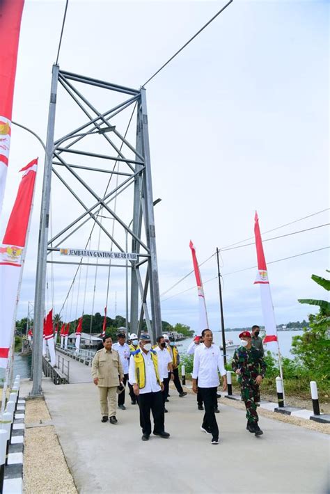 Joko Widodo On Twitter Sebuah Jembatan Gantung Yang Menghubungkan