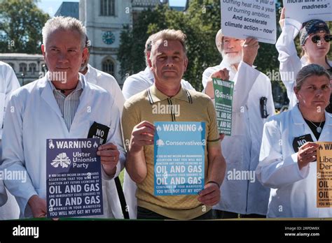 Parliament Square London UK 4th Sept 2023 Campaigners Including TV