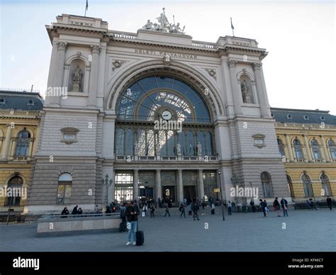 Budapest Keleti Train Station Budapest Hungary Stock Photo Alamy