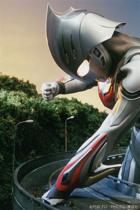 10月2日『ウルトラマンネクサス』第1話 孤門一輝とネクサスの出会い！ ｜講談社