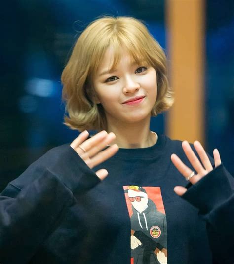 17 Female Idols With Blonde Hair And Bangs Who Give Off Serious Barbie Vibes Koreaboo