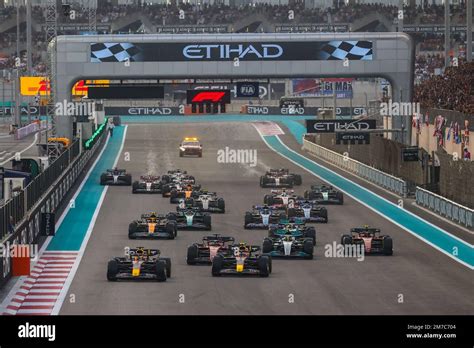 Start of Formula 1 Abu Dhabi Grand Prix 2022 race at Yas Marina Circuit ...