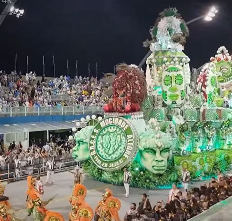 Mocidade Alegre é a grande campeã do Carnaval de São Paulo Estrelando