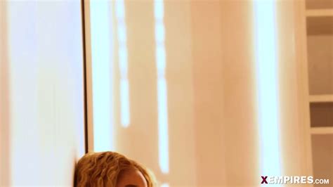 Brown Babe Bouncing Her Big Juicy Ass