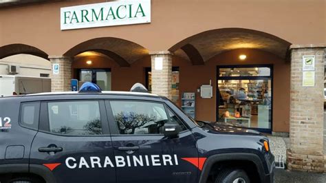 Fidenza Giovane Armato Rapina La Farmacia Di Via Cavour Nella Citt