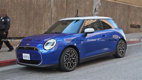 El Mini Cooper 2024 Eléctrico Sorprendido Sin Camuflaje En Sesión