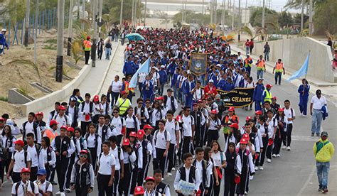 Cerca de tres mil jóvenes peregrinaron al santuario de la Virgen de las