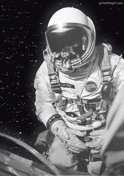 astronaut aesthetic. | Space travel, Space art, Space suit