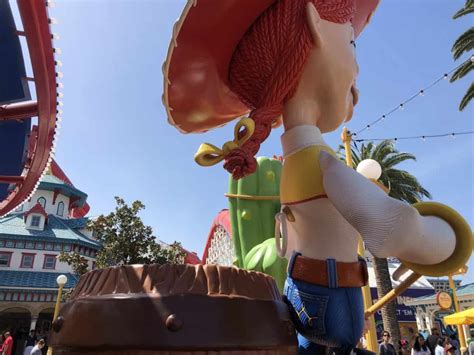 Photos Video Jessie S Critter Carousel Makes Its Big Debut At Disney