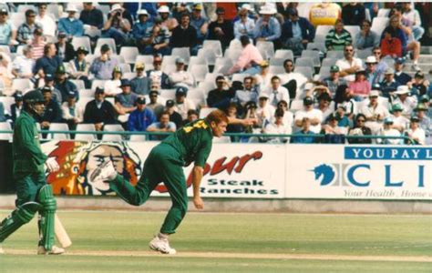 Shaun Pollock In Action The Non Striking Batsman Is Saeed Anwar