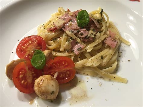 Bandnudeln Mit Schinken Sahne Sauce Rezept Chilirezept De