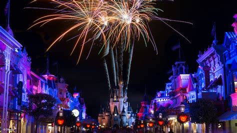 Fireworks & Nighttime Spectaculars | Walt Disney World Resort