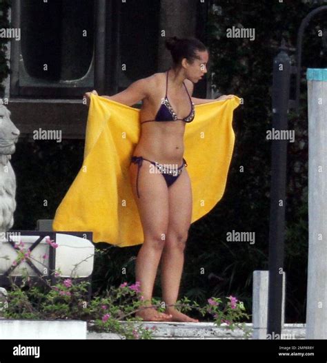 Alicia Keys Shows Off Her Post Baby Bikini Body During A Poolside Break