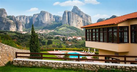 Hotel Meteora In Greece Luxury Stay With The Meteora Rocks In The