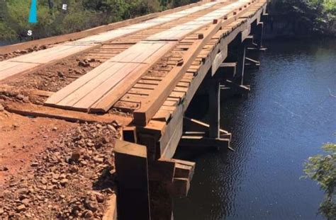 cabeceira danificada ponte na região do Passo do Lontra é