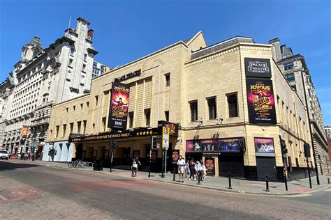 MANCHESTER Palace Theatre - Hairspray the Musical UK tour