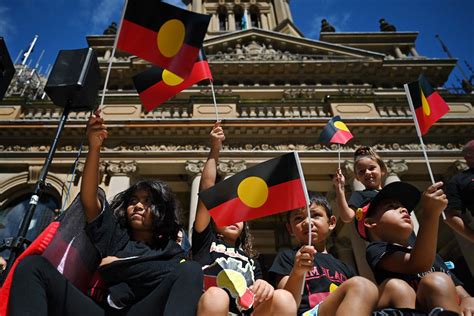 Australian Government Buys Copyright to Indigenous Flag - The New York ...