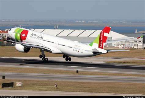 CS TUG TAP Air Portugal Airbus A330 941 Photo By Erwin Van Hassel ID