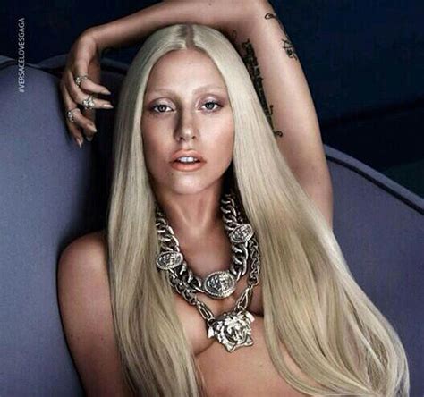 Lady Gaga En Topless En El Nuevo Anuncio De Versace Estarguapas