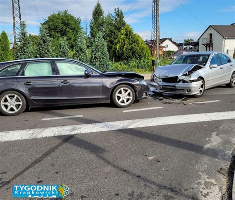 Zdj Cia Kraksa Na Krzy Wce W Centrum Miasta