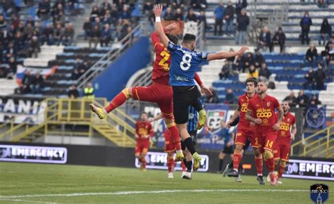 Serie C Biasci Gol E Il Catanzaro Batte Il Latina Al Francioni